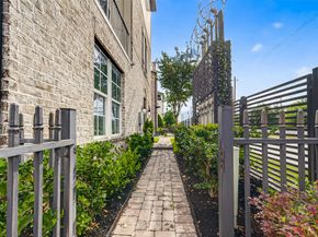 6240 Kansas Street, Houston TX 77007