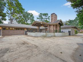 10034 Meadow Lake Lane, Houston TX 77042