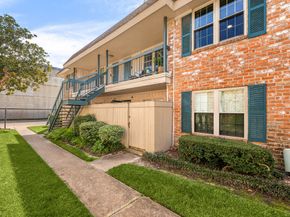 855 Augusta Drive 54, Houston TX 77057