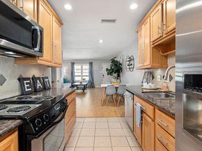 855 Augusta Drive 54, Houston TX 77057