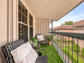 855 Augusta Drive 54, Houston TX 77057