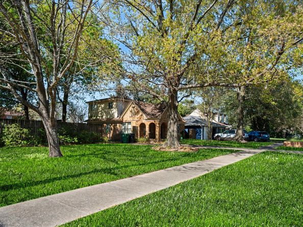 8405 Glenview Drive, Houston TX 77017