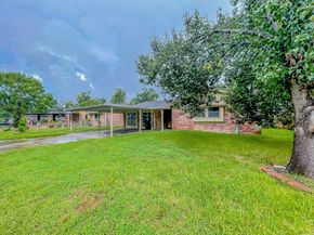7219 Willowtex Drive, Houston TX 77396