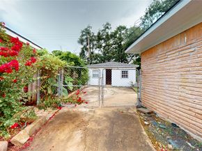 4214 Knotty Oaks Trail, Houston TX 77045