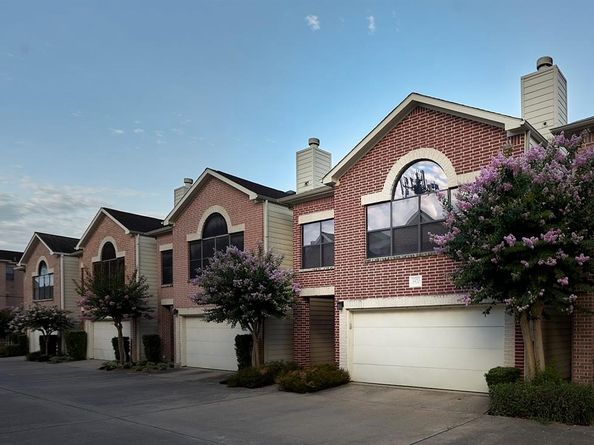 3570 Link Valley Drive, Houston TX 77025