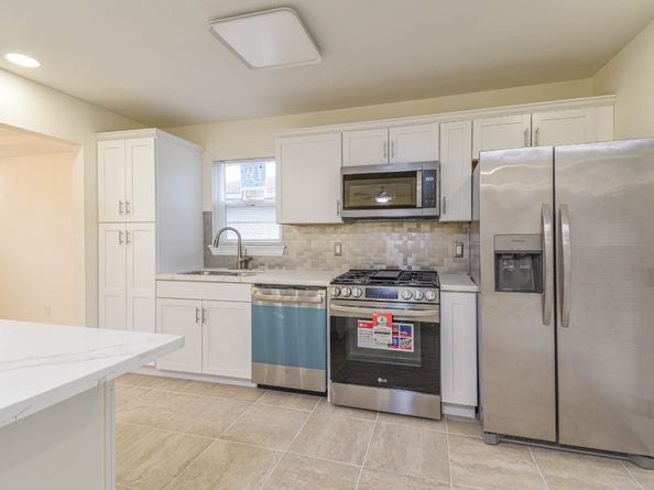 5003 Denoron Drive, Houston TX 77048