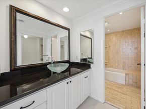 49 Briar Hollow Lane 1704, Houston TX 77027