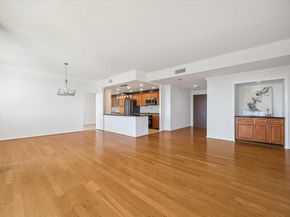 49 Briar Hollow Lane 1704, Houston TX 77027