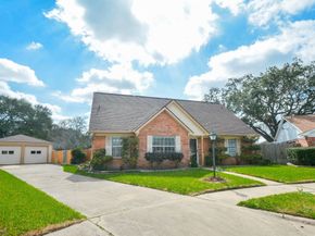10427 Huntington Crest Drive, Houston TX 77099