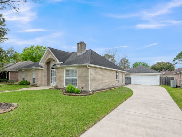 16135 Ridge Park Drive, Houston TX 77095