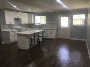 1425 Confederate Road Road, Houston TX 77055