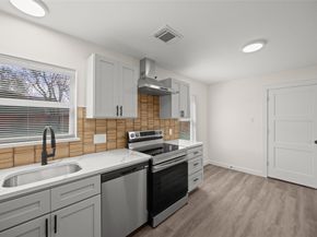 3838 Daphne Street, Houston TX 77021