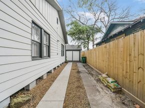 4030 Pineridge Street, Houston TX 77009