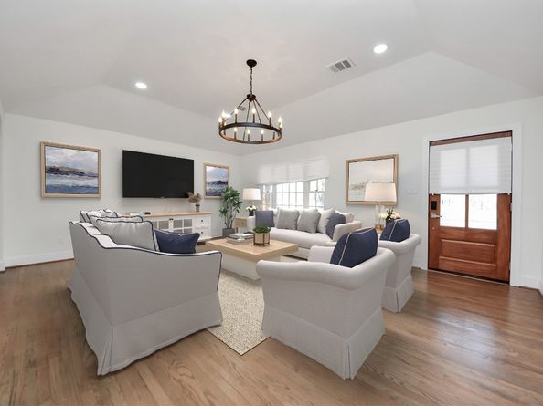 4218 T C Jester Blvd, Houston TX 77018