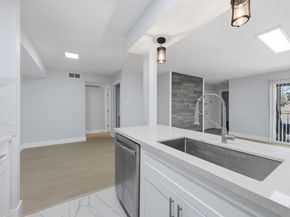 9350 Country Creek Drive 41, Houston TX 77036