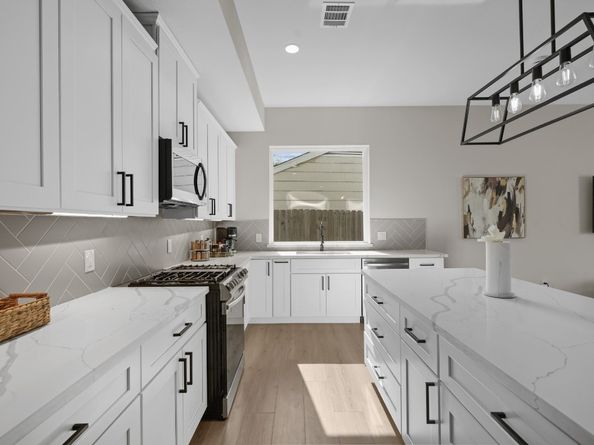 6835 Weston Street A & B, Houston TX 77021