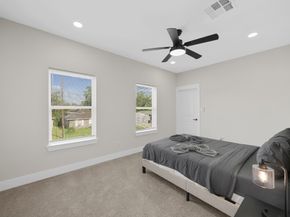 6835 Weston Street A & B, Houston TX 77021