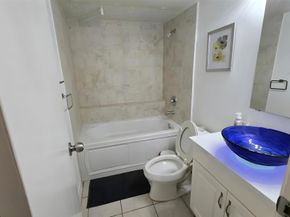 6601 Sands Point Drive 34, Houston TX 77074