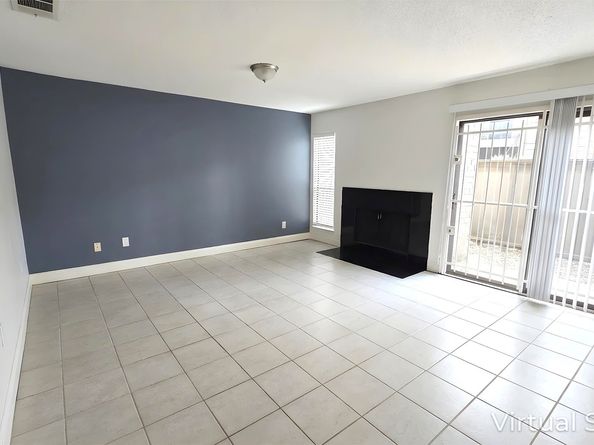6601 Sands Point Drive 34, Houston TX 77074