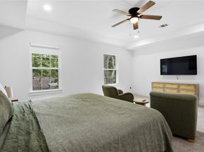 6747 Peerless Street, Houston TX 77021