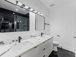 3135 Crane St A and B, Houston TX 77026