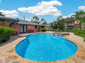 5326 Redstart Street, Houston TX 77096