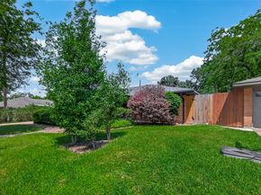 5326 Redstart Street, Houston TX 77096