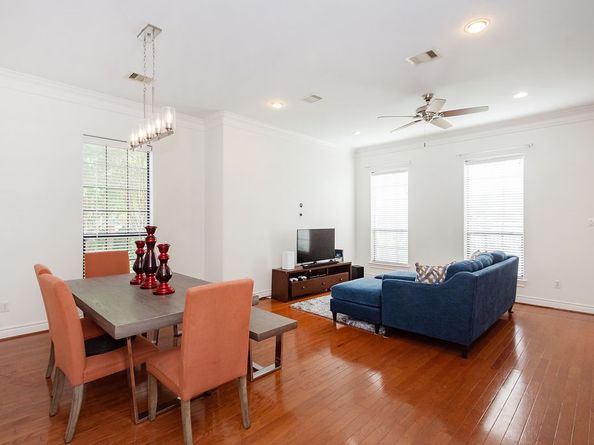 9120 Lakes At 610 Drive, Houston TX 77054