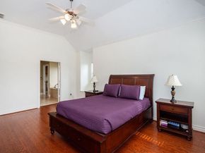 9120 Lakes At 610 Drive, Houston TX 77054