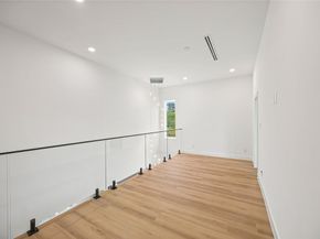 3807 Noah Street W, Houston TX 77021