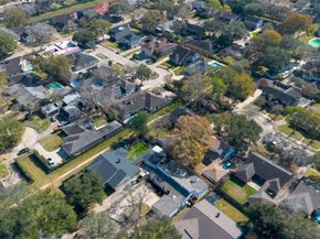 6207 Rollingbrook Drive, Houston TX 77096