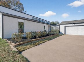 6207 Rollingbrook Drive, Houston TX 77096