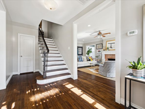 2431 Calumet Street, Houston TX 77004