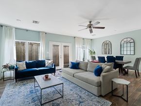 2612 Yupon Street, Houston TX 77006