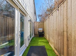 2612 Yupon Street, Houston TX 77006