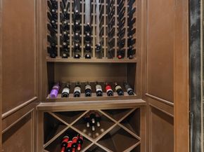 918 Huntington Cove, Houston TX 77063