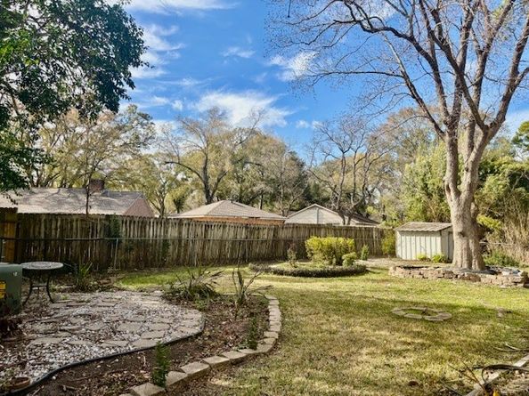 2023 Westlake Road, Houston TX 77062