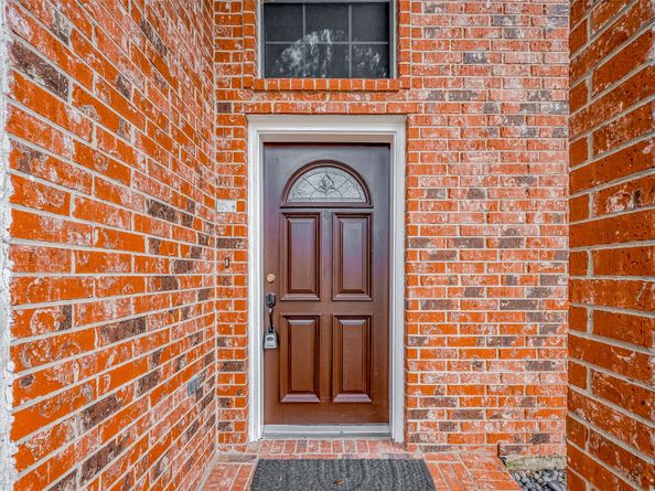 10327 Sablebrook Lane, Houston TX 77095