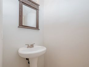 10327 Sablebrook Lane, Houston TX 77095