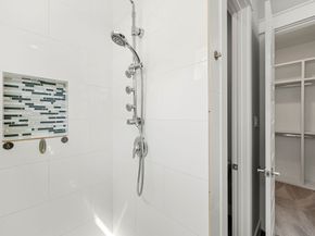 904 W 25th Street D, Houston TX 77008