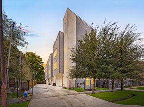 904 W 25th Street D, Houston TX 77008