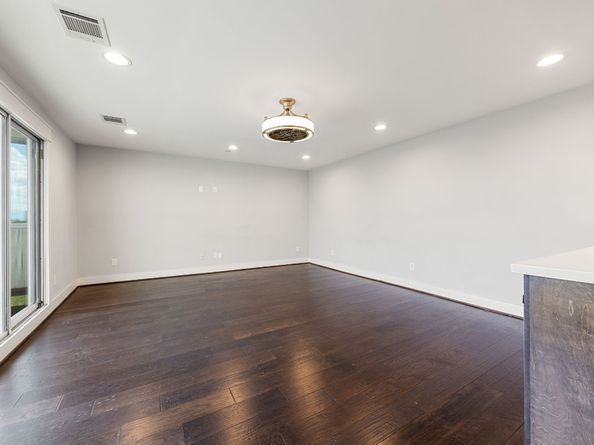 904 W 25th Street D, Houston TX 77008