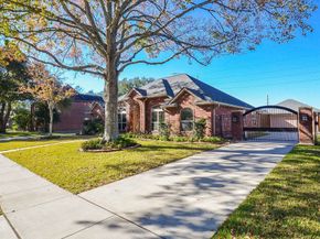 811 W Green Belt Drive, Sugar Land TX 77498