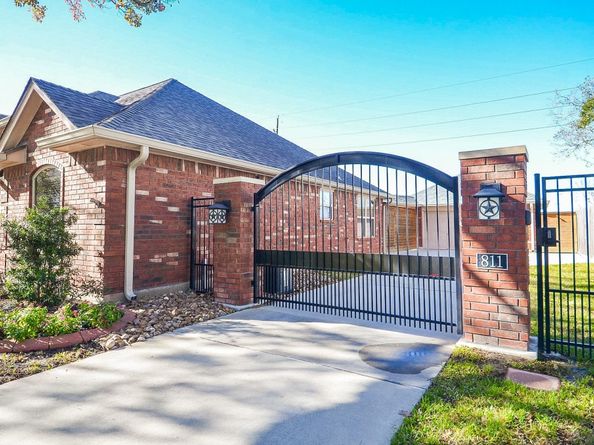 811 W Green Belt Drive, Sugar Land TX 77498