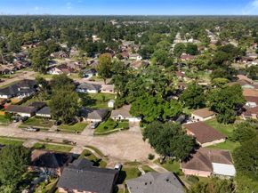 9627 Glenwood Forest Drive, Houston TX 77078