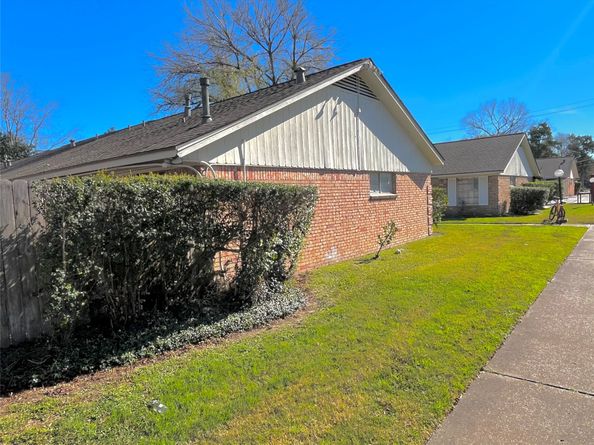 9442 Neuens Road 9442, Houston TX 77080