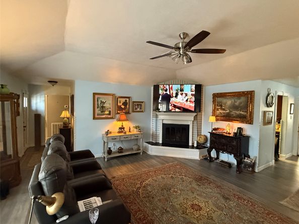 214 Maybrook Drive, Houston TX 77015