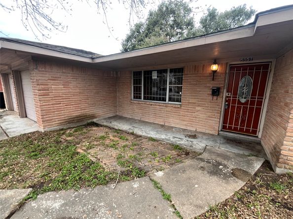 5551 Winding Creek Way, Houston TX 77017