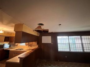 5551 Winding Creek Way, Houston TX 77017