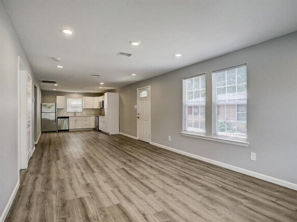 3801 Broyles Street, Houston TX 77026